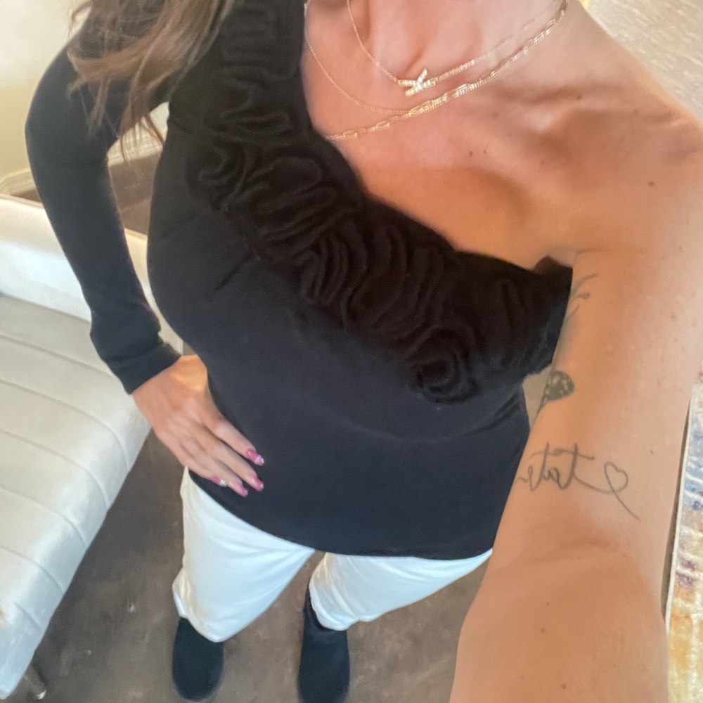 One shoulder sweater
